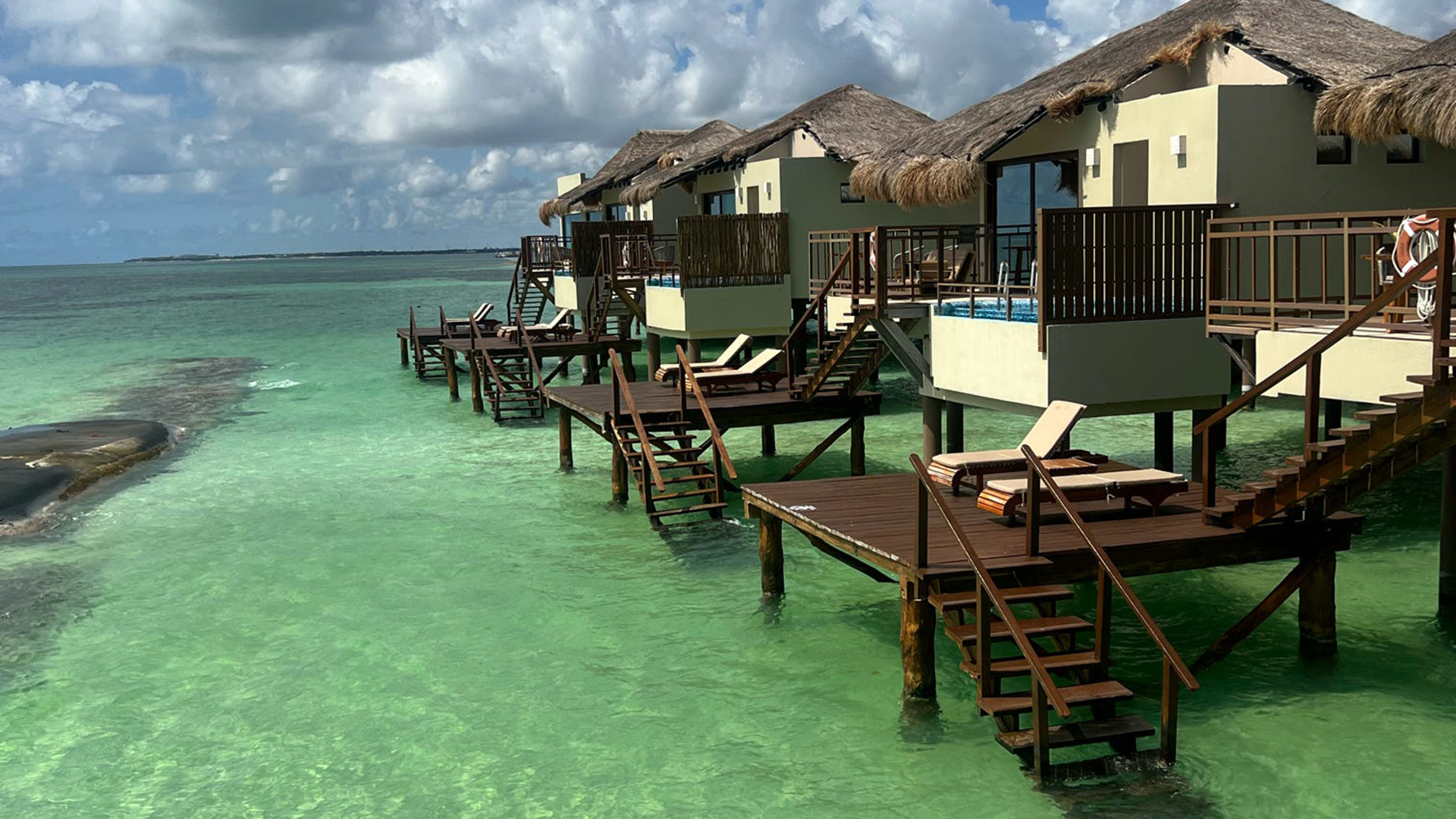 A photograph showing the Amazing Lomas Hospitality Experience